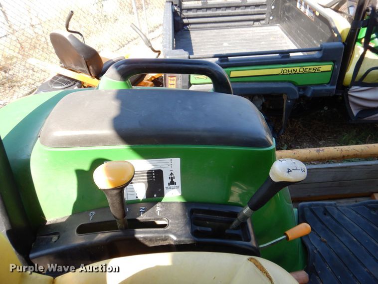 image for item DR1925 2008 John Deere 3320  MFWD tractor