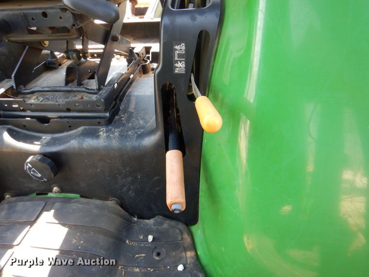 image for item DR1925 2008 John Deere 3320  MFWD tractor