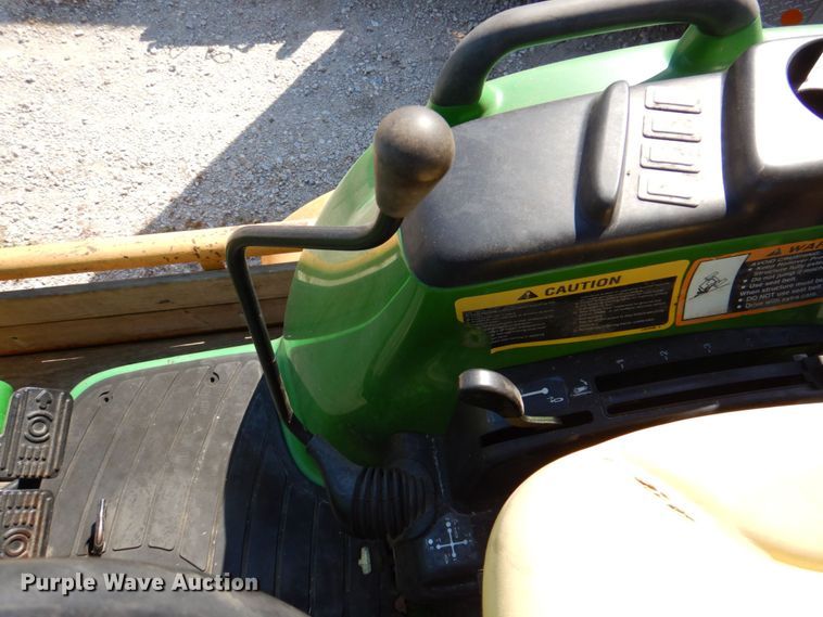 image for item DR1925 2008 John Deere 3320  MFWD tractor