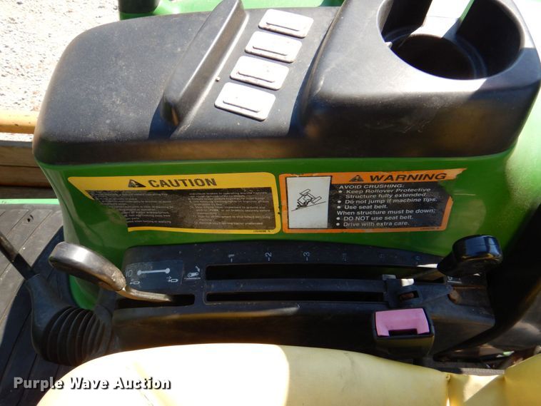 image for item DR1925 2008 John Deere 3320  MFWD tractor