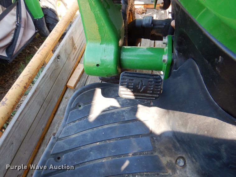 image for item DR1925 2008 John Deere 3320  MFWD tractor