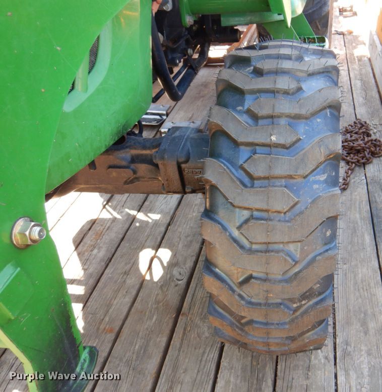 image for item DR1925 2008 John Deere 3320  MFWD tractor