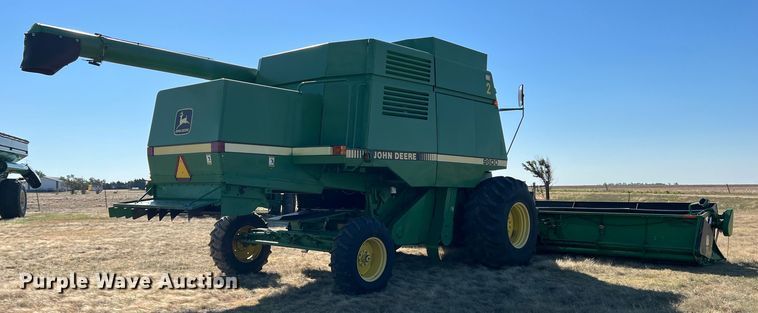 image for item DS8378 1992 John Deere 9600  combine