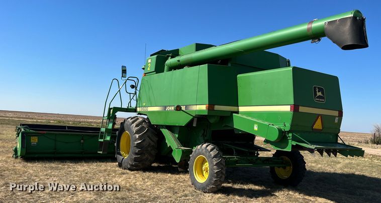 image for item DS8378 1992 John Deere 9600  combine