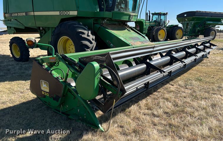 image for item DS8378 1992 John Deere 9600  combine