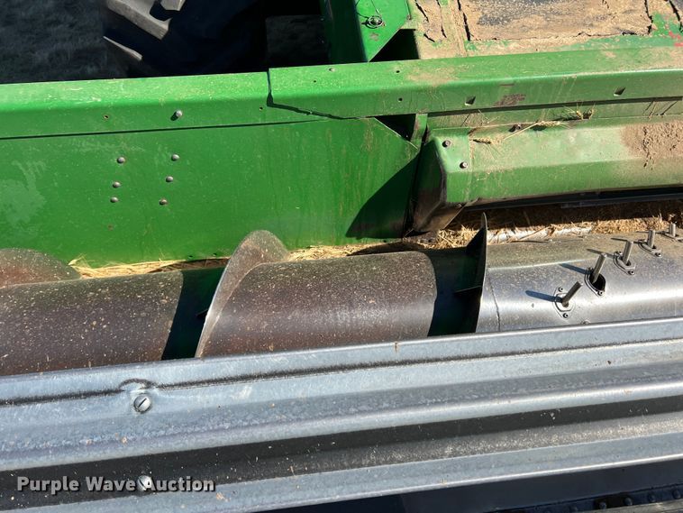 image for item DS8378 1992 John Deere 9600  combine