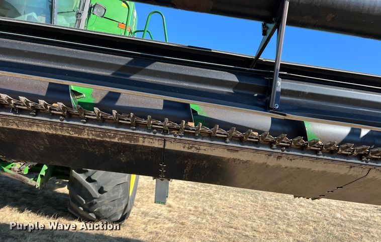 image for item DS8378 1992 John Deere 9600  combine