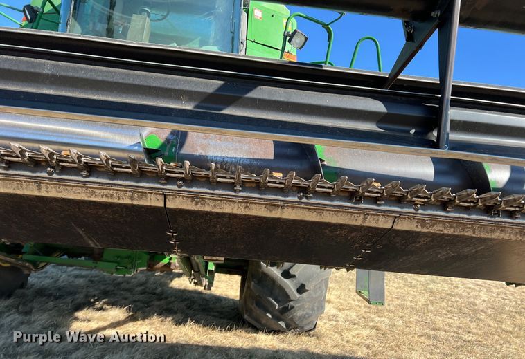 image for item DS8378 1992 John Deere 9600  combine