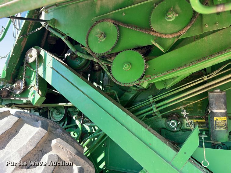 image for item DS8378 1992 John Deere 9600  combine