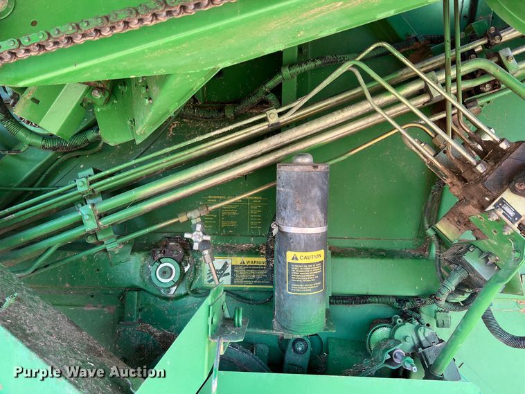 image for item DS8378 1992 John Deere 9600  combine