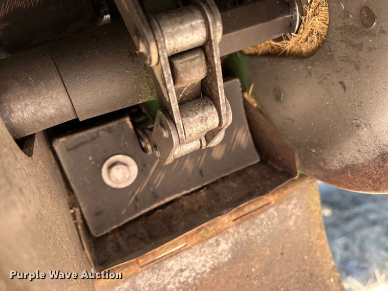 image for item DS8378 1992 John Deere 9600  combine