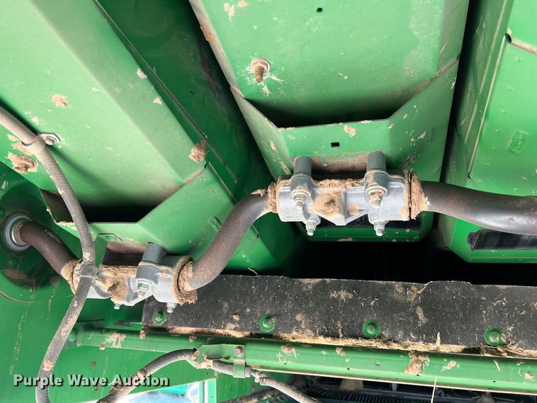 image for item DS8378 1992 John Deere 9600  combine