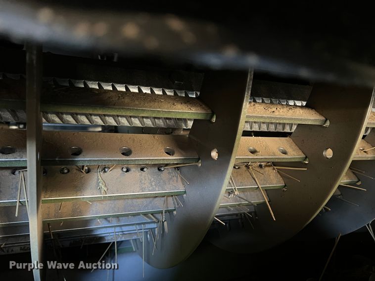 image for item DS8378 1992 John Deere 9600  combine