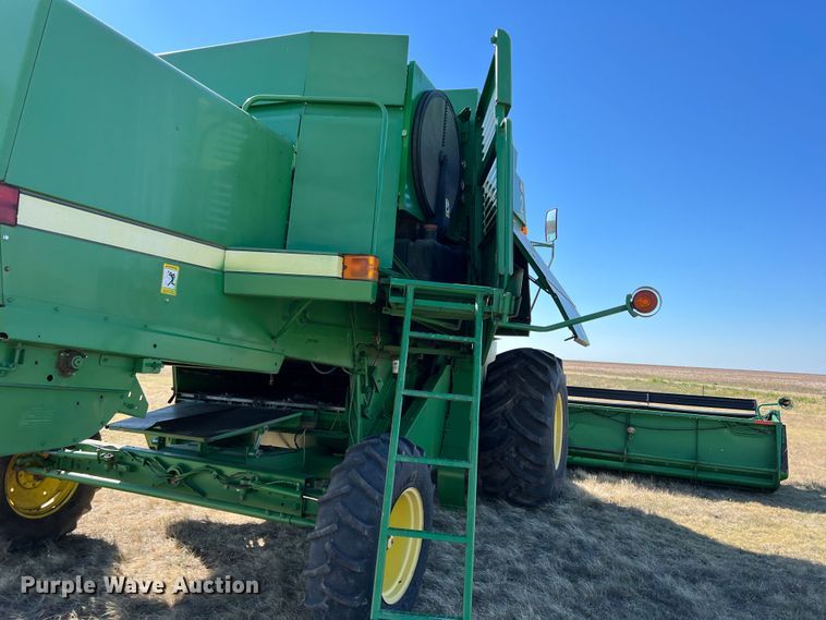 image for item DS8378 1992 John Deere 9600  combine