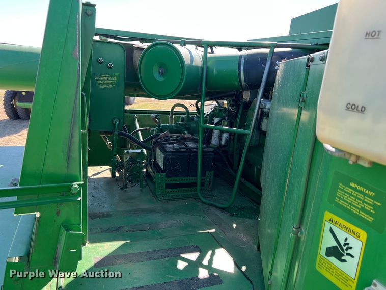 image for item DS8378 1992 John Deere 9600  combine