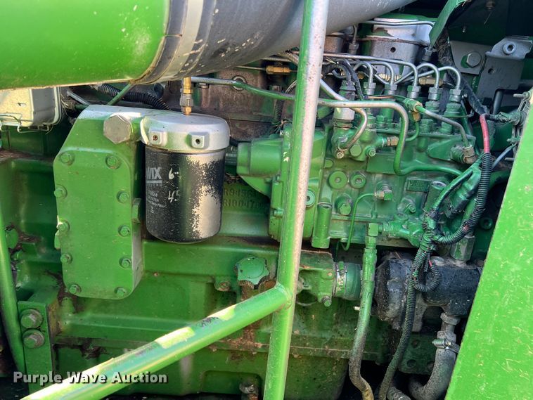 image for item DS8378 1992 John Deere 9600  combine