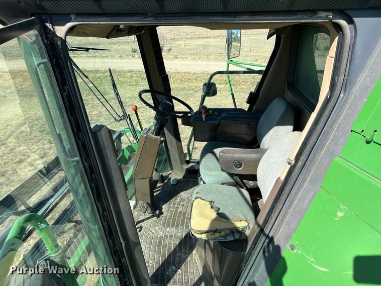 image for item DS8378 1992 John Deere 9600  combine