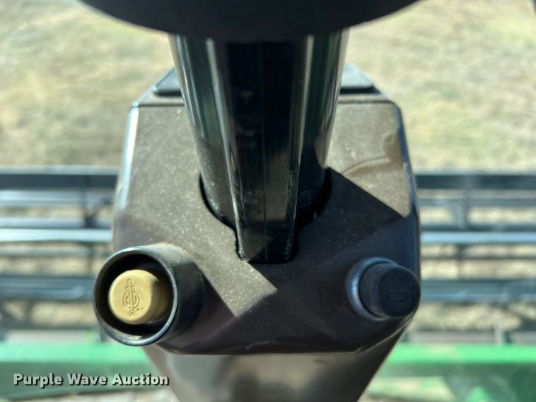 image for item DS8378 1992 John Deere 9600  combine