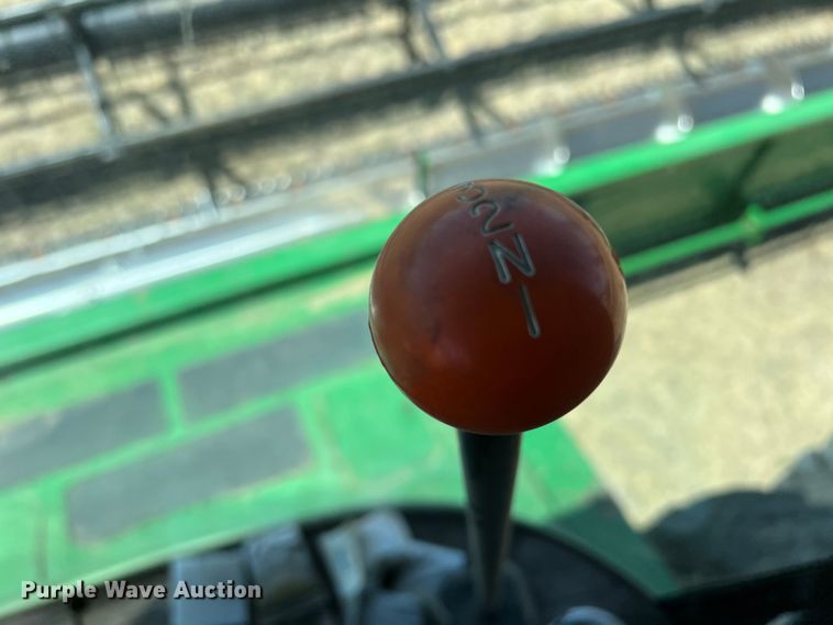 image for item DS8378 1992 John Deere 9600  combine