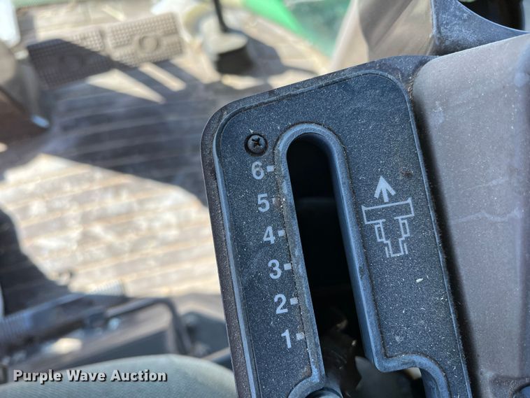 image for item DS8378 1992 John Deere 9600  combine