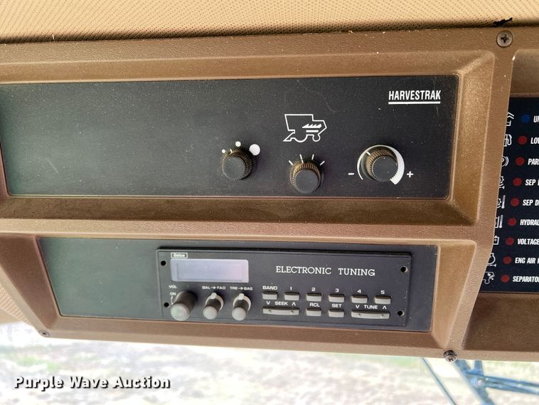 image for item DS8378 1992 John Deere 9600  combine