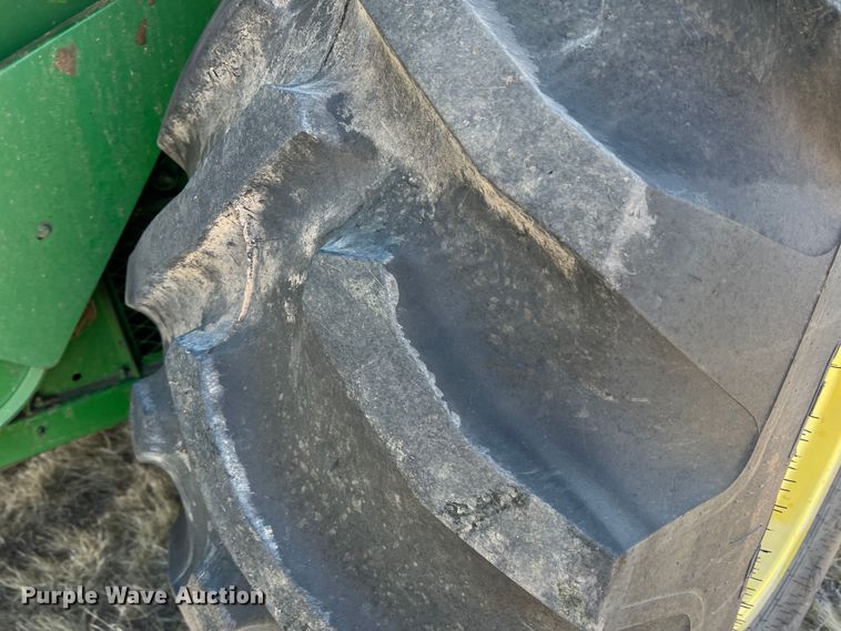 image for item DS8378 1992 John Deere 9600  combine