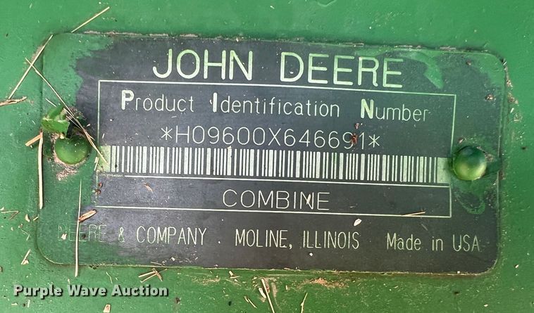 image for item DS8378 1992 John Deere 9600  combine