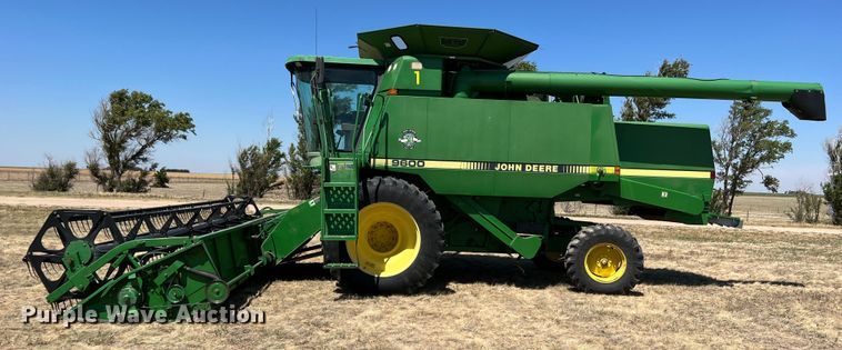 image for item DS8379 1997 John Deere 9600  combine