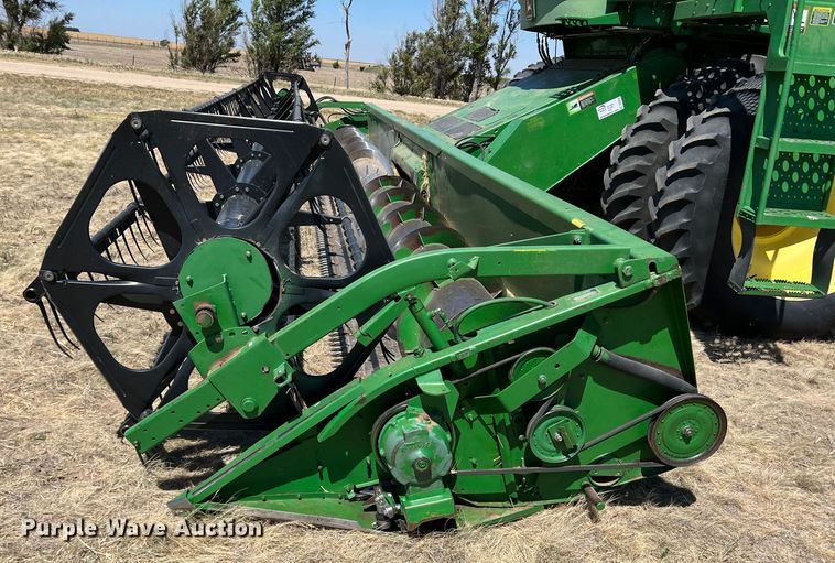 image for item DS8379 1997 John Deere 9600  combine