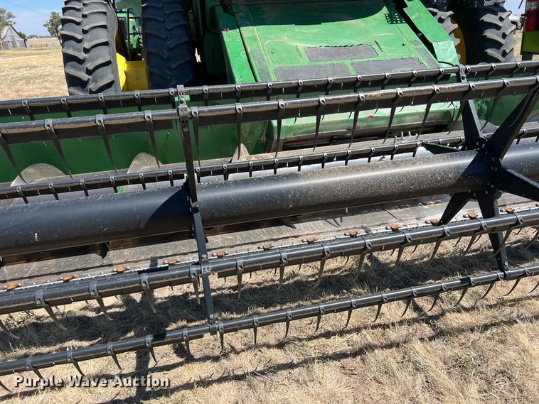 image for item DS8379 1997 John Deere 9600  combine