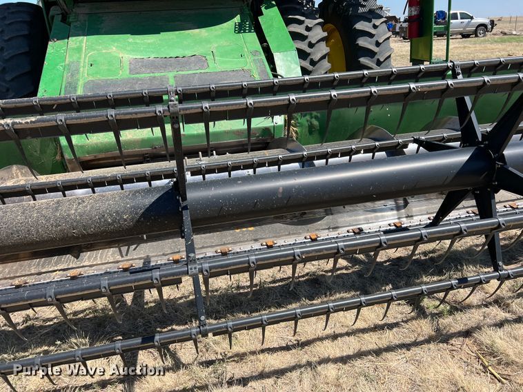 image for item DS8379 1997 John Deere 9600  combine