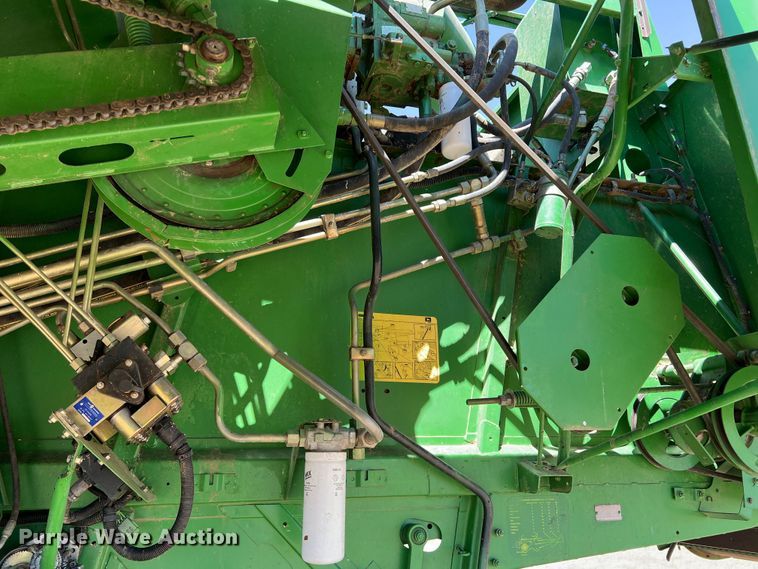 image for item DS8379 1997 John Deere 9600  combine