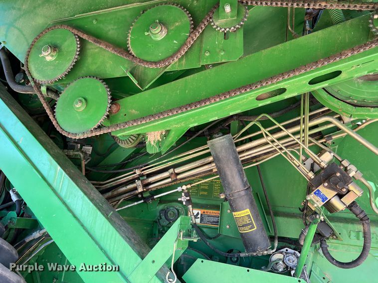 image for item DS8379 1997 John Deere 9600  combine