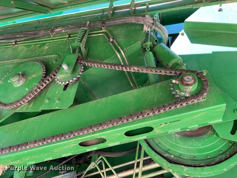 image for item DS8379 1997 John Deere 9600  combine