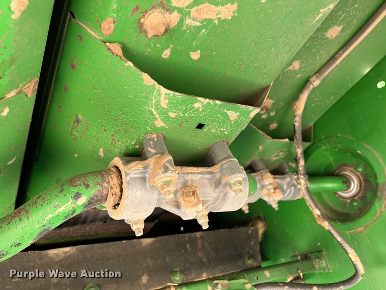 image for item DS8379 1997 John Deere 9600  combine