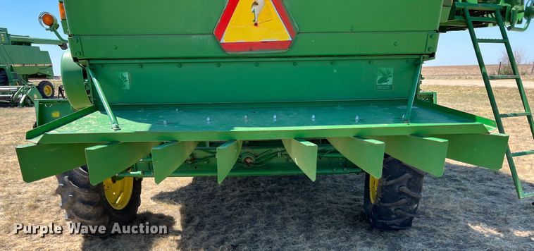 image for item DS8379 1997 John Deere 9600  combine