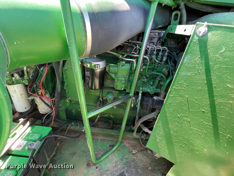 image for item DS8379 1997 John Deere 9600  combine
