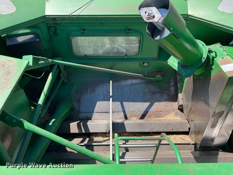 image for item DS8379 1997 John Deere 9600  combine