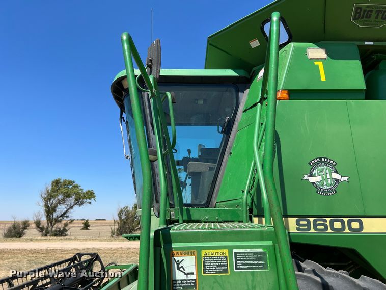 image for item DS8379 1997 John Deere 9600  combine
