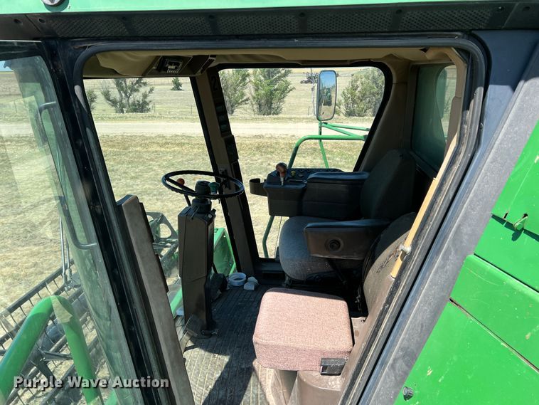 image for item DS8379 1997 John Deere 9600  combine