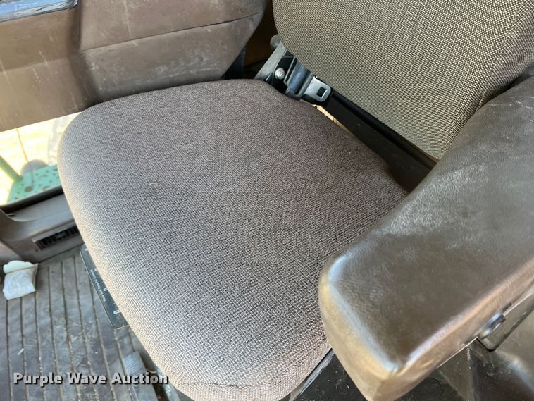 image for item DS8379 1997 John Deere 9600  combine