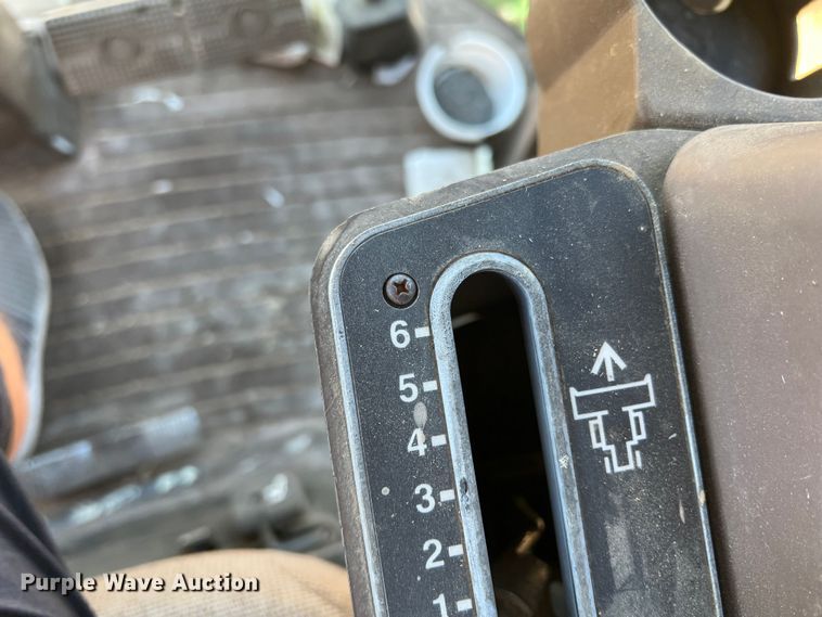 image for item DS8379 1997 John Deere 9600  combine