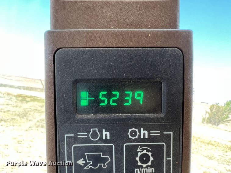 image for item DS8379 1997 John Deere 9600  combine