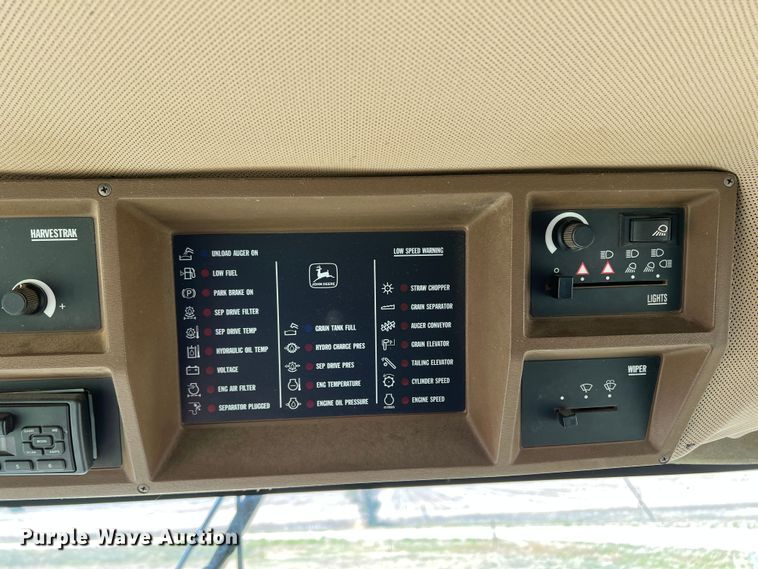 image for item DS8379 1997 John Deere 9600  combine