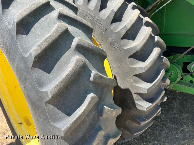 image for item DS8379 1997 John Deere 9600  combine