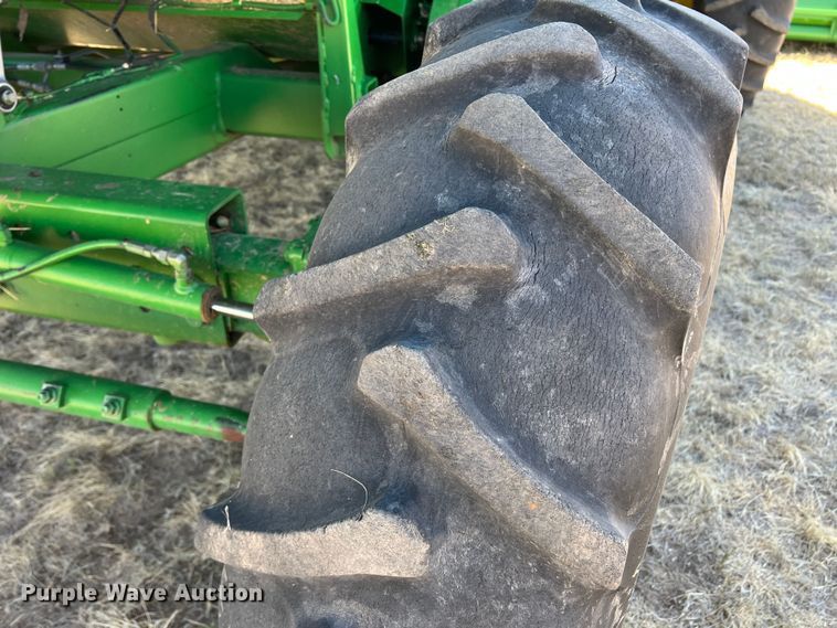 image for item DS8379 1997 John Deere 9600  combine