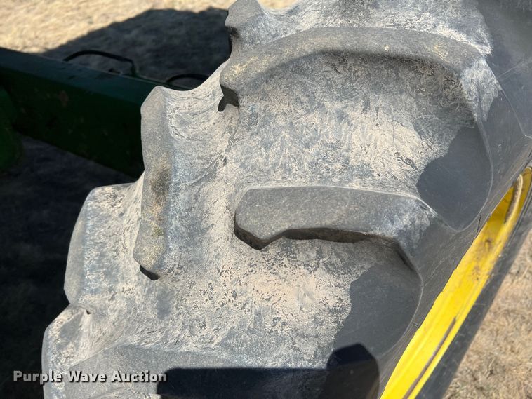 image for item DS8379 1997 John Deere 9600  combine