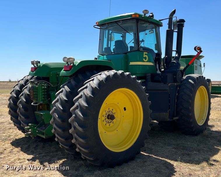 image for item DS8380 2002 John Deere 9220  4WD tractor