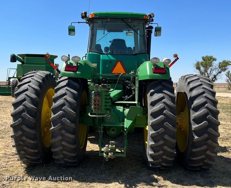 image for item DS8380 2002 John Deere 9220  4WD tractor