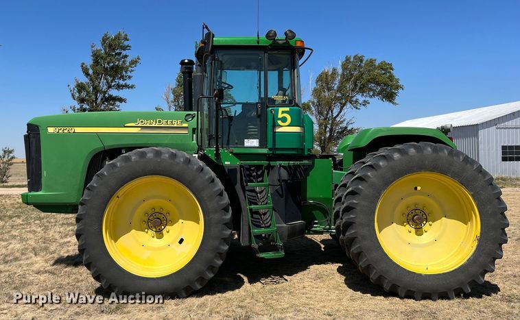 image for item DS8380 2002 John Deere 9220  4WD tractor
